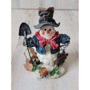 Ceramic Gardener shovel mistletoe wagon xmas figure